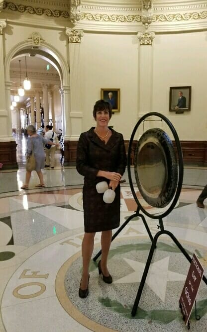 Anne Marie Dorsa of Gong to Go performing at the Texas State Capitol
